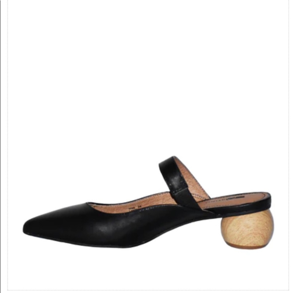 Matiko Virca Heeled Mules in black (sz 38)
